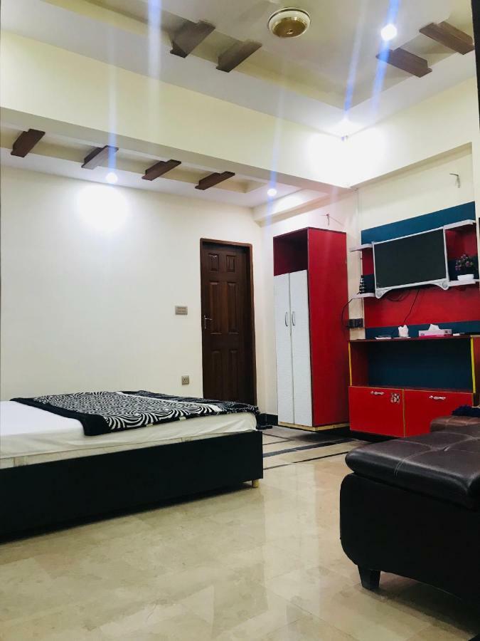 Hotel Second Home Karachi Buitenkant foto